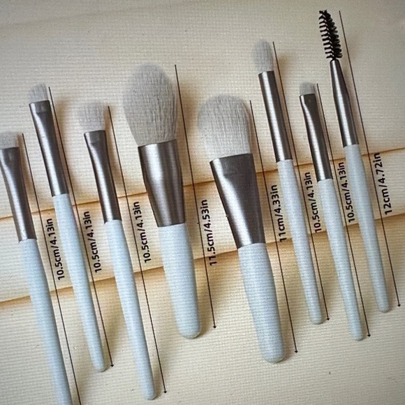 ❣️.5|$25❣️Professional portable - meaning compact 8 pcs Makeup Brush Set - blush - Picture 2 of 3